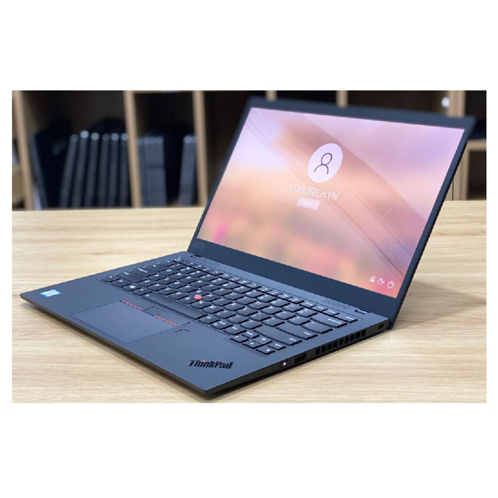 Lenovo Thinkpad X1 Carbon Gen 7 01