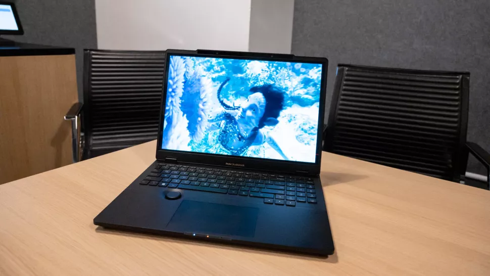 1 laptop duoc ua chuong nhat