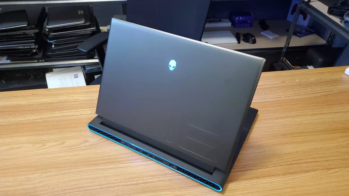 Review Alienware M18: ông vua hiệu năng của laptop gaming đồ họa 11 04