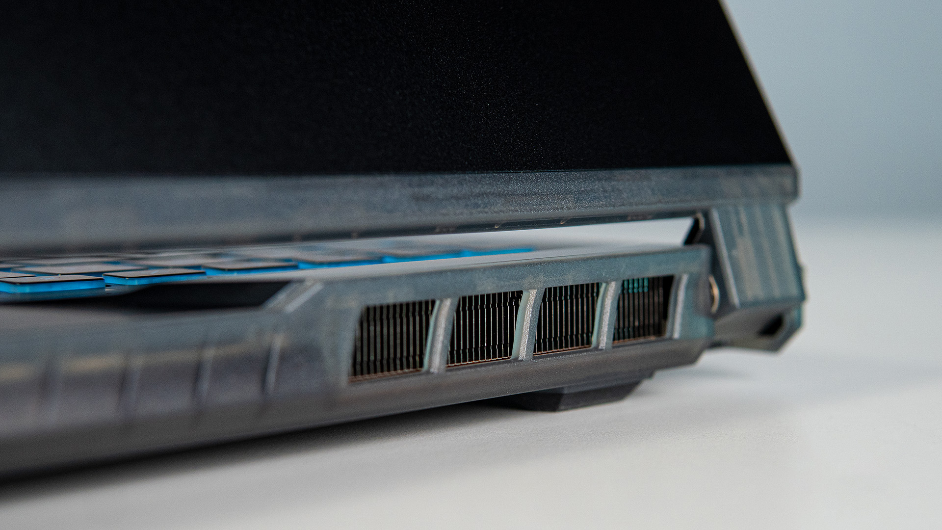 MSI Cyborg 15: Hiệu suất cao, chi phí thấp 34 04 53