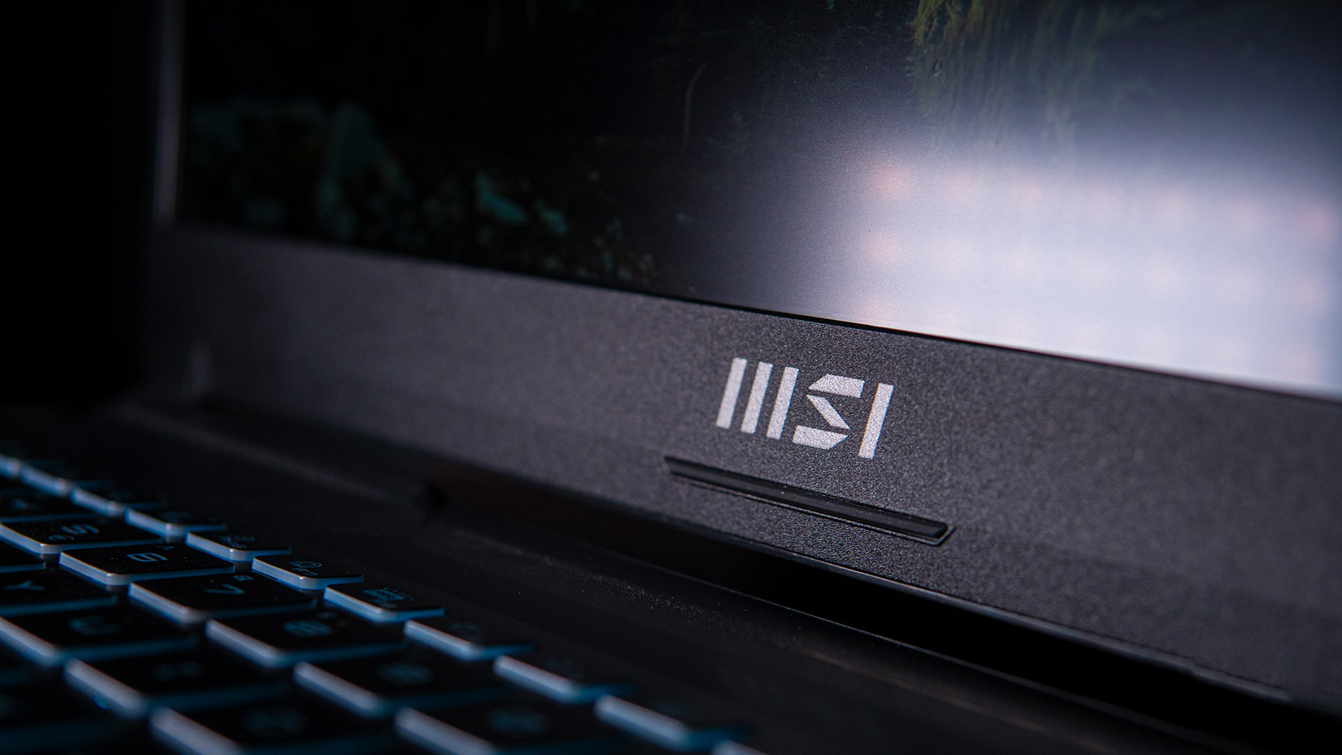 MSI Cyborg 15: Hiệu suất cao, chi phí thấp 35 05 48