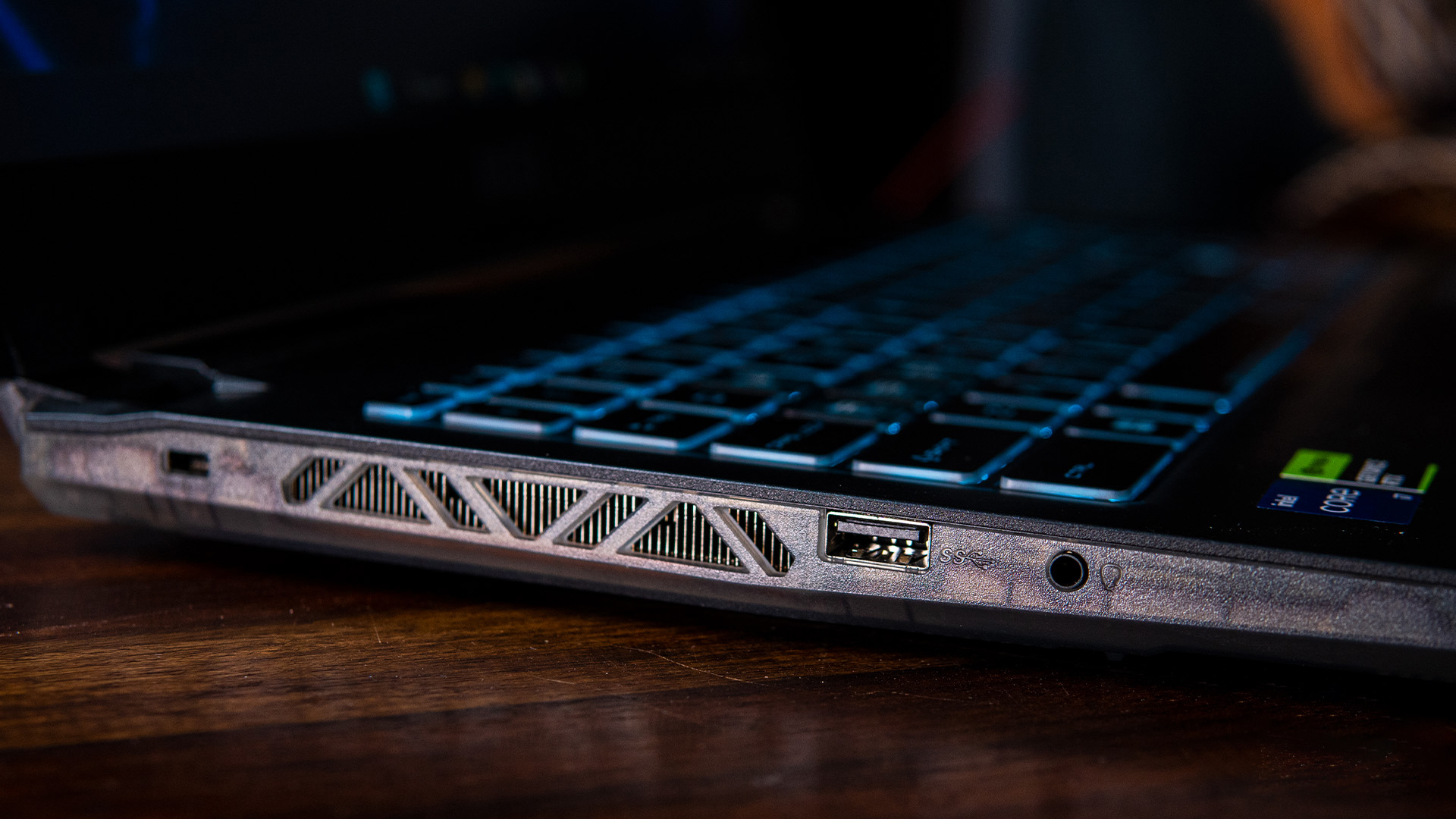 MSI Cyborg 15: Hiệu suất cao, chi phí thấp 36 06 40