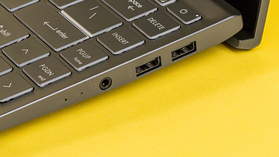 Đánh giá máy tính xách tay MSI Modern 14 22 06 41