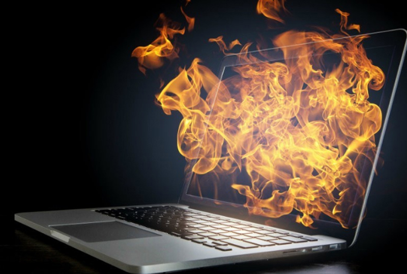 2 laptop khong len nguon