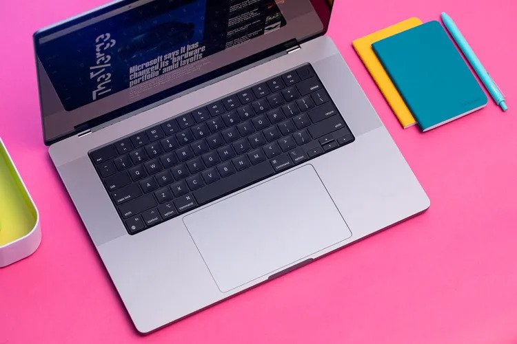 15 máy tính xách tay tốt nhất bạn có thể mua cuối năm 2023 đầu năm 2024 36 MacBook Pro (14-inch and 16-inch)