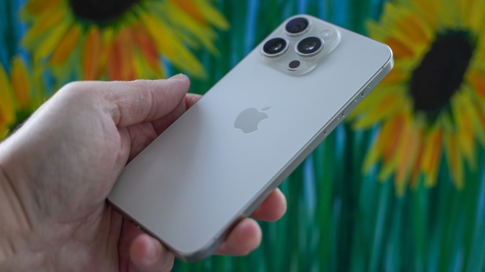 Apple iPhone 15 Pro Max Review 32 12 2