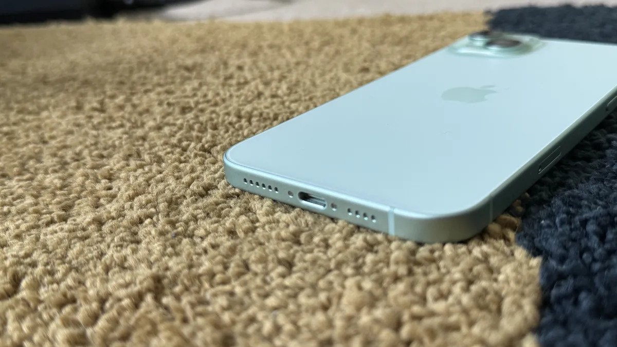 Đánh giá iPhone 15 Plus: Một cú nổ nhẹ nhàng 13 IPHONE 15 PLUS 02