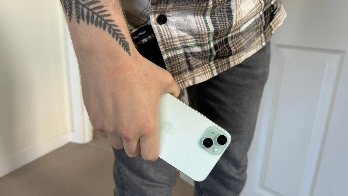 Đánh giá iPhone 15 Plus: Một cú nổ nhẹ nhàng 21 IPHONE 15 PLUS 11