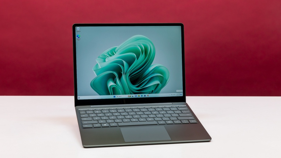 Microsoft Surface Laptop Go 3 02