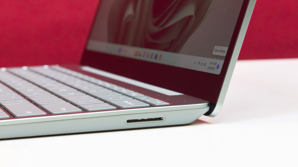 Microsoft Surface Laptop Go 3 07