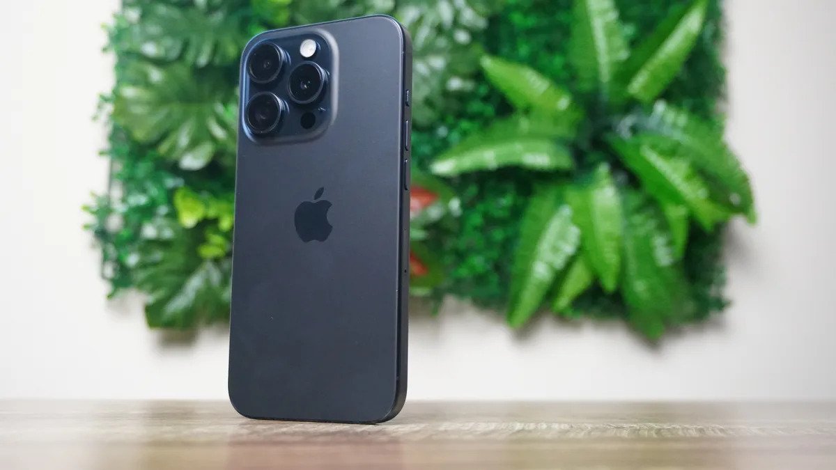 Đánh giá iPhone 15 Pro: Thay đổi nhỏ, khác biệt lớn 15 iPhone 15 Pro 02
