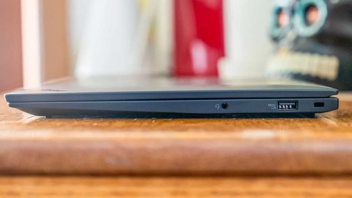 Đánh giá Lenovo ThinkPad X1 Carbon Gen 11 14 07