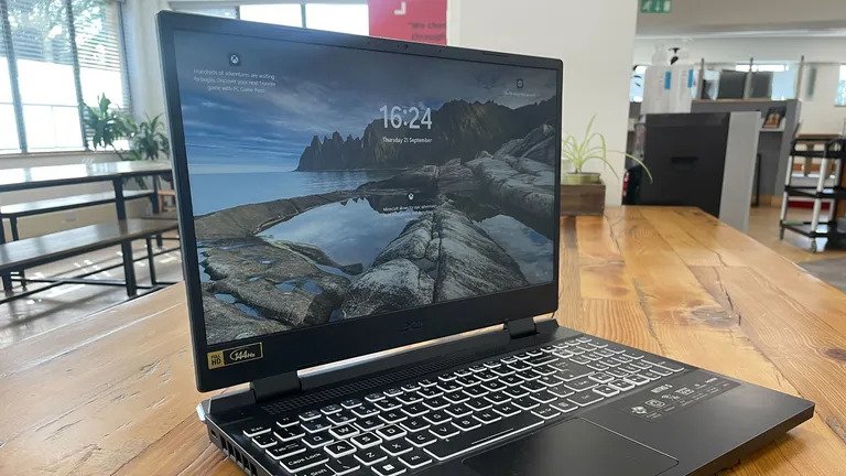 Đánh giá Acer Nitro 5: hiệu năng không cần giá 10 Acer Nitro 5 03