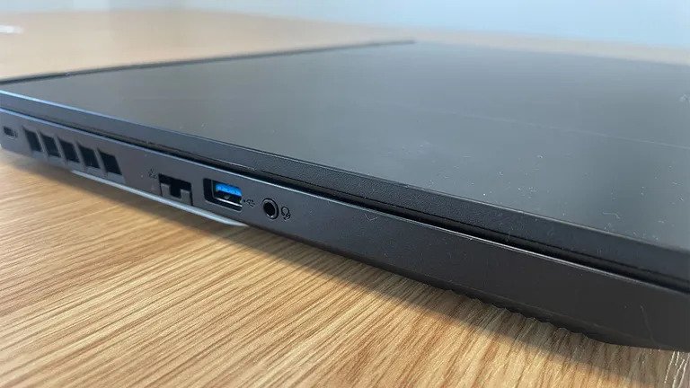 Đánh giá Acer Nitro 5: hiệu năng không cần giá 12 Acer Nitro 5 05