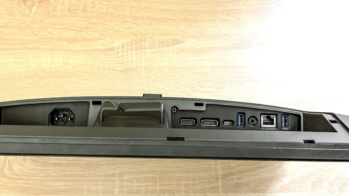 Đánh giá màn hình Dell P2424HT: Tôi thích cách màn hình này di chuyển 22 Danh gia man hinh Dell P2424HT 10