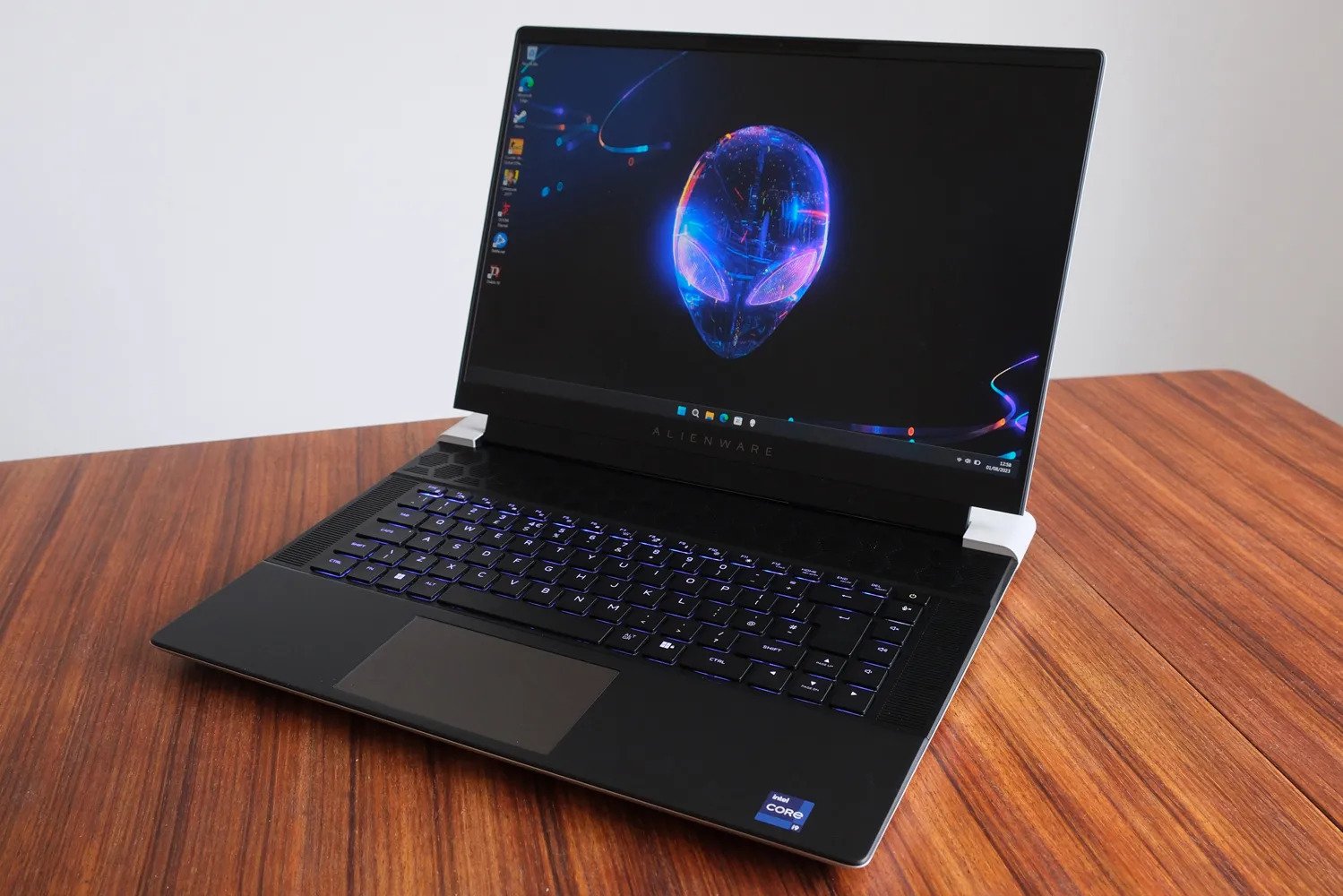 Đánh giá Alienware X16: Trình diễn ở thế giới khác 16 Alienware X16 01