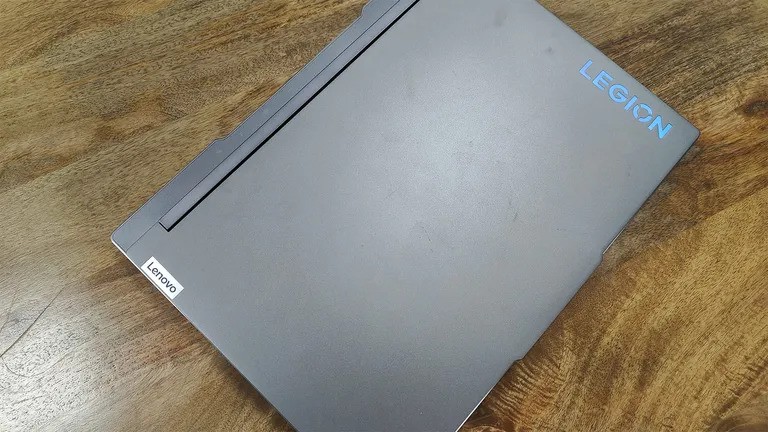 Đánh giá Lenovo Legion 7: cỗ máy chơi game mạnh mẽ 10 Lenovo Legion 7 02