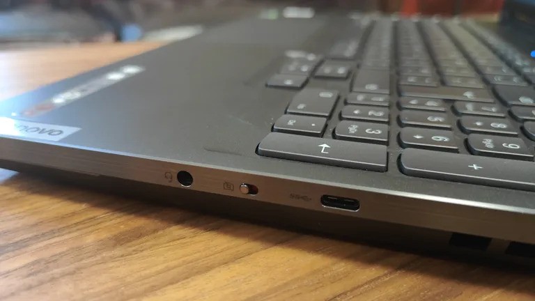 Đánh giá Lenovo Legion 7: cỗ máy chơi game mạnh mẽ 13 Lenovo Legion 7 05
