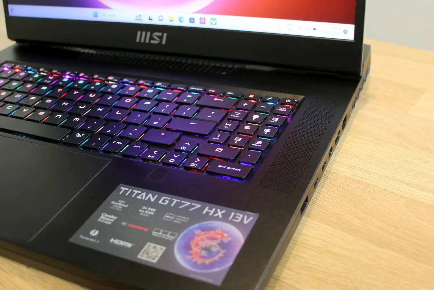 Đánh giá MSI Titan GT77 HX 13V (2023): RTX ra mắt 20 MSI Titan GT77 HX 13V 2023 08
