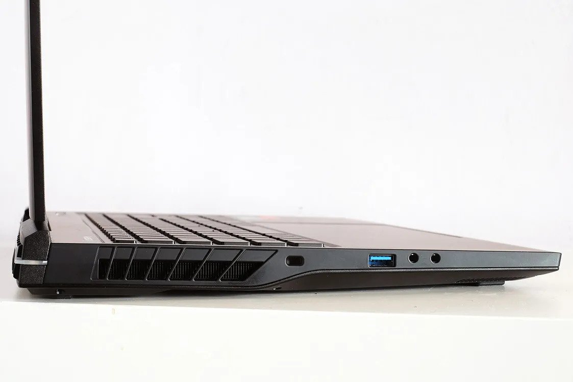 Đánh giá Medion Erazer X40 Beast: nó là một con quái vật 16 Medion Erazer X40 Beast 04