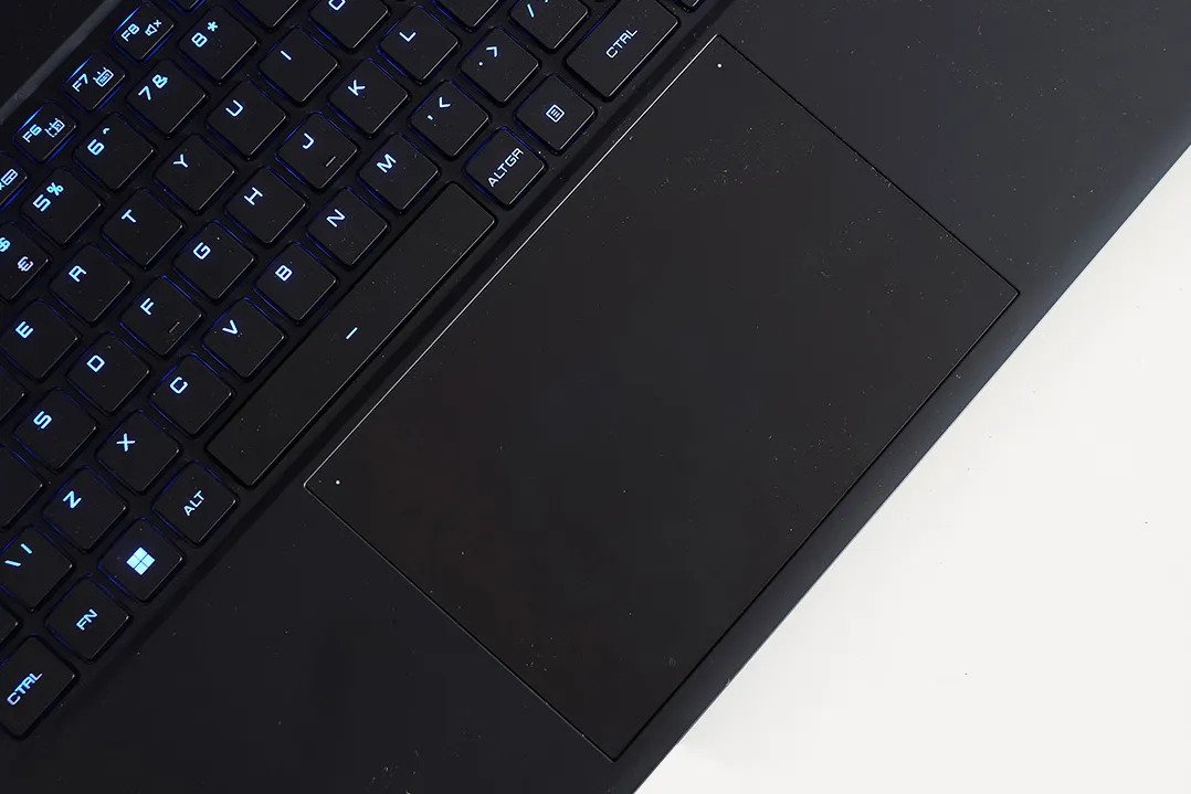 Đánh giá Medion Erazer X40 Beast: nó là một con quái vật 20 Medion Erazer X40 Beast 08