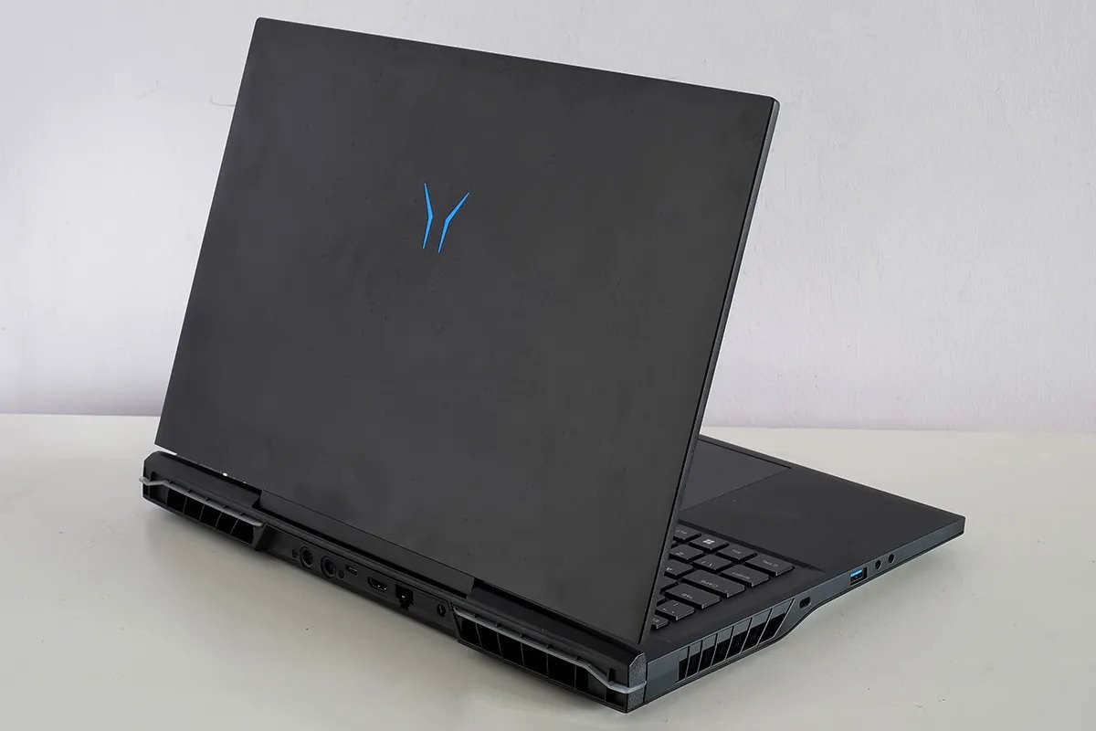 Medion Erazer X40 Beast 09