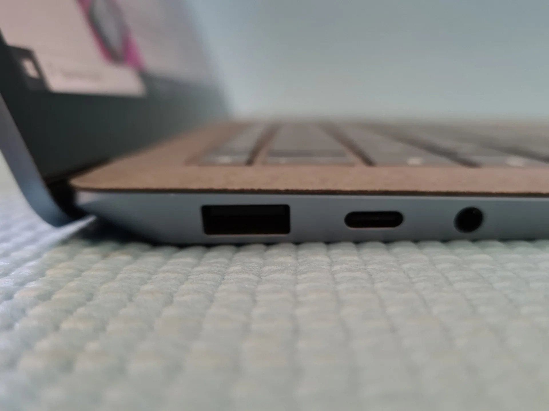 Đánh giá máy tính xách tay Microsoft Surface 4 15 Microsoft Surface Laptop 4 04