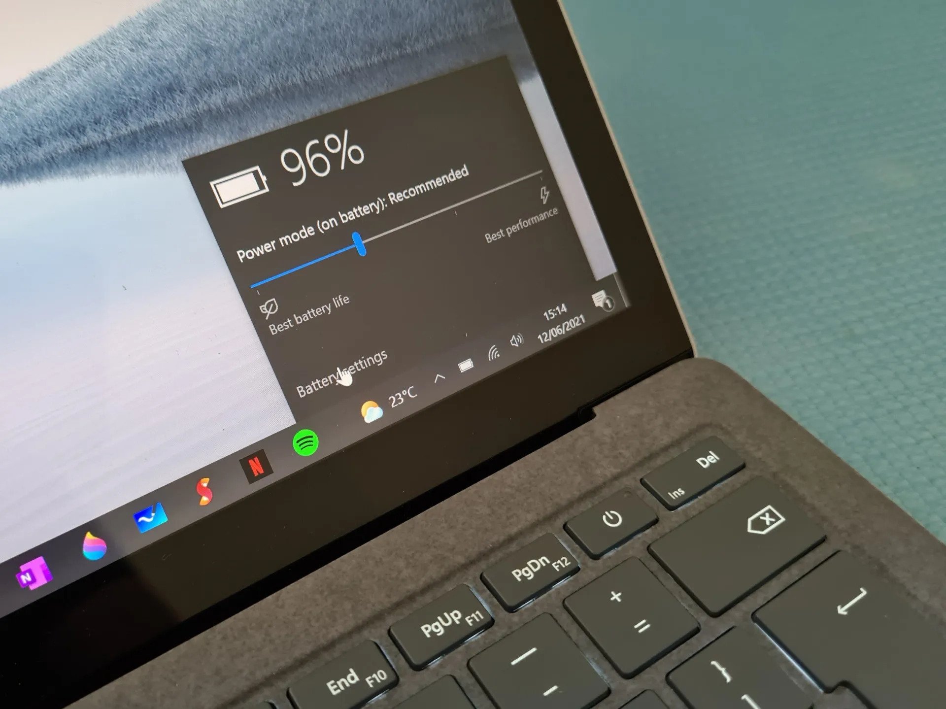 Đánh giá máy tính xách tay Microsoft Surface 4 20 Microsoft Surface Laptop 4 09