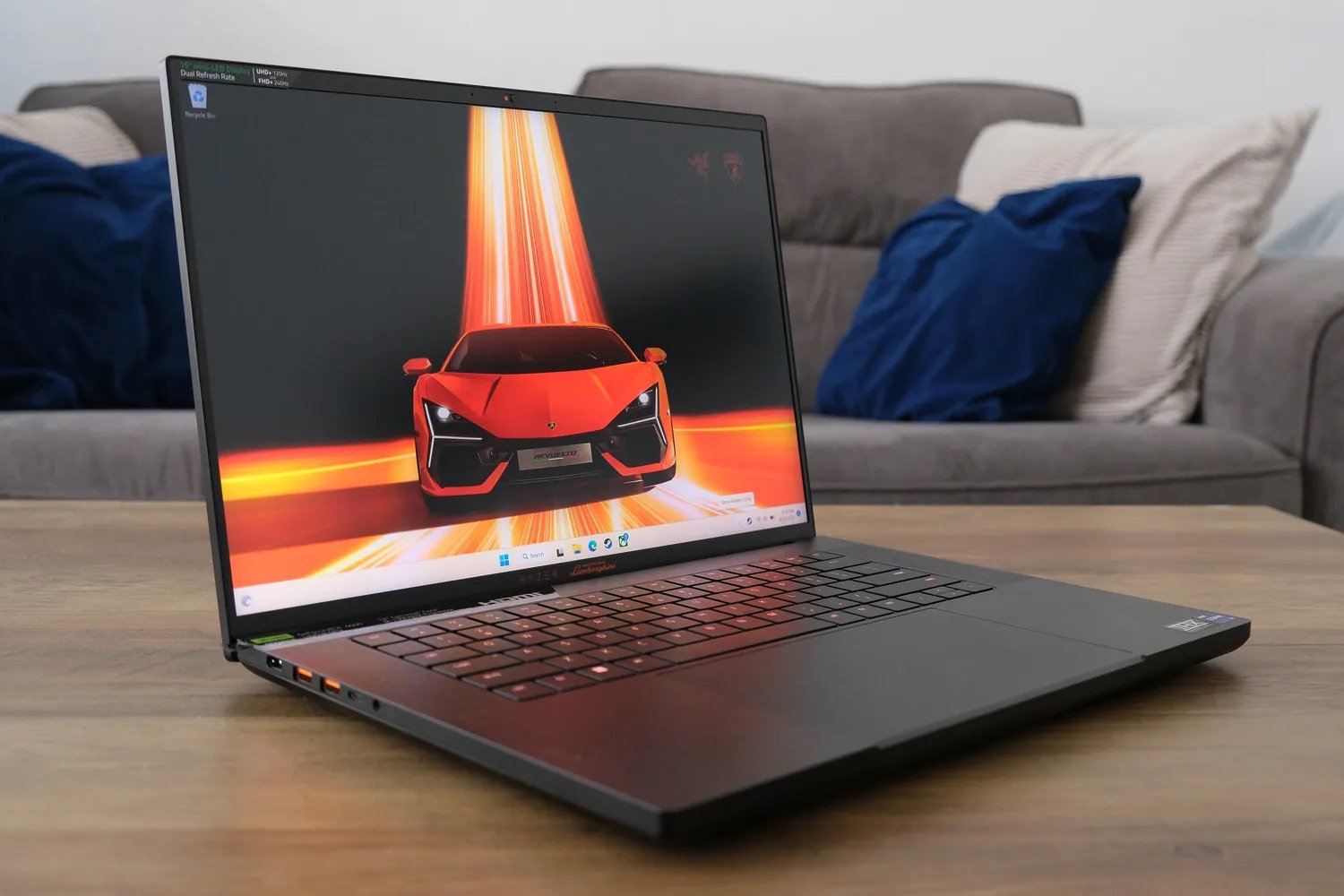 Razer Blade 16 Automobile Lamborghini Edition 02