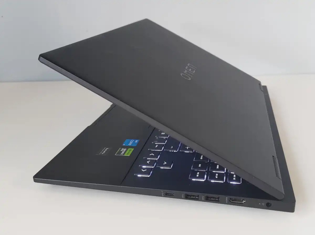 Đánh giá máy tính xách tay HP Omen 16: Máy tính xách tay chơi game hỗ trợ RTX giá cả phải chăng 8 tinh xach tay HP Omen 16 03