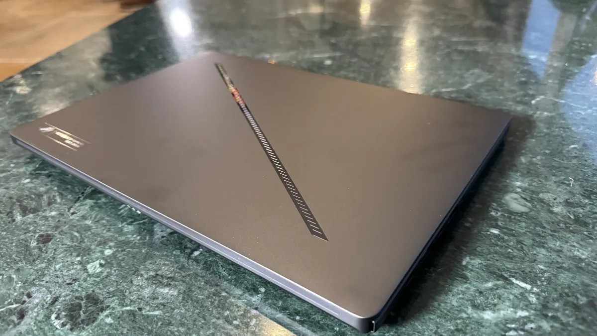 Đánh giá thực tế Asus ROG Zephyrus G14 (2024) 12 Asus ROG Zephyrus G14 2024 03