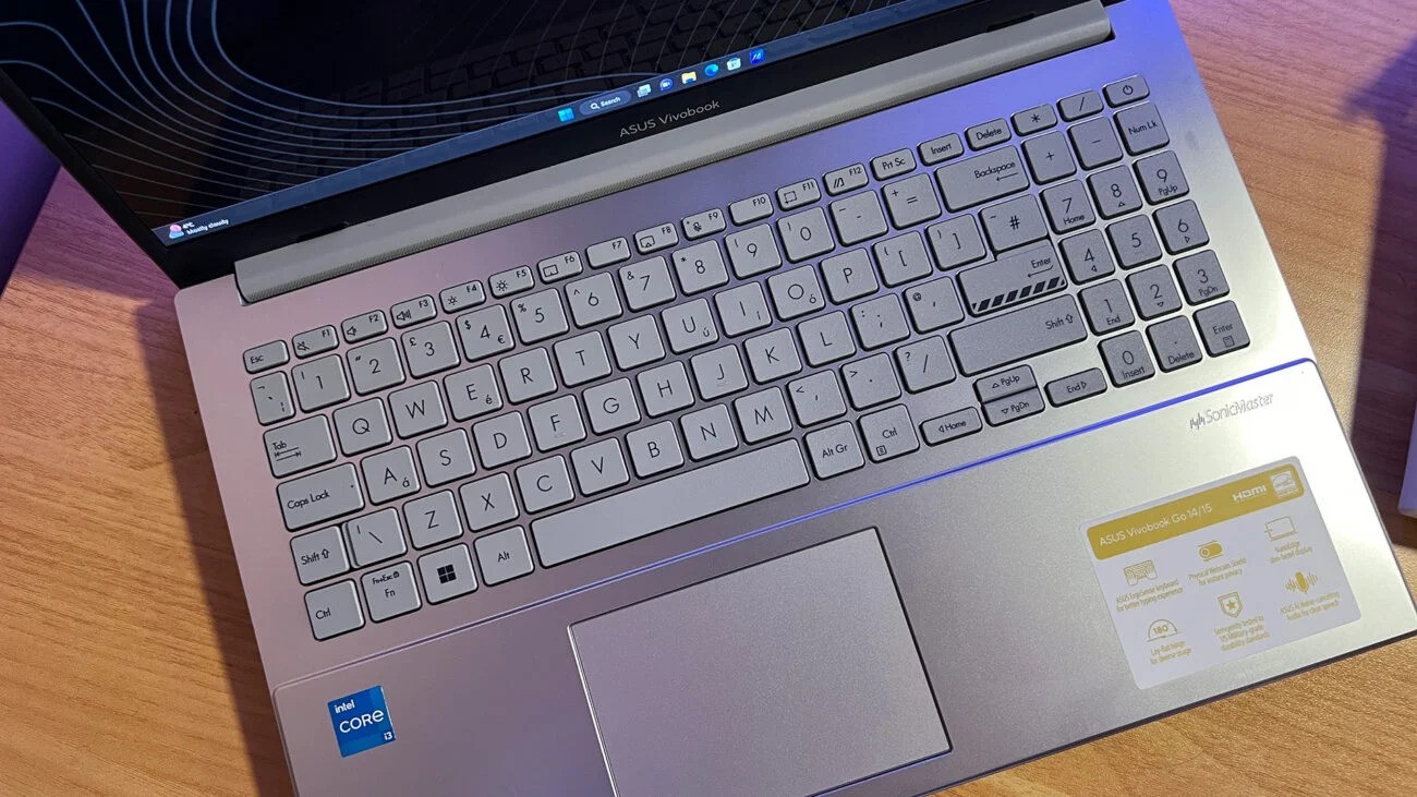 Asus Vivobook Go 15 OLED 02