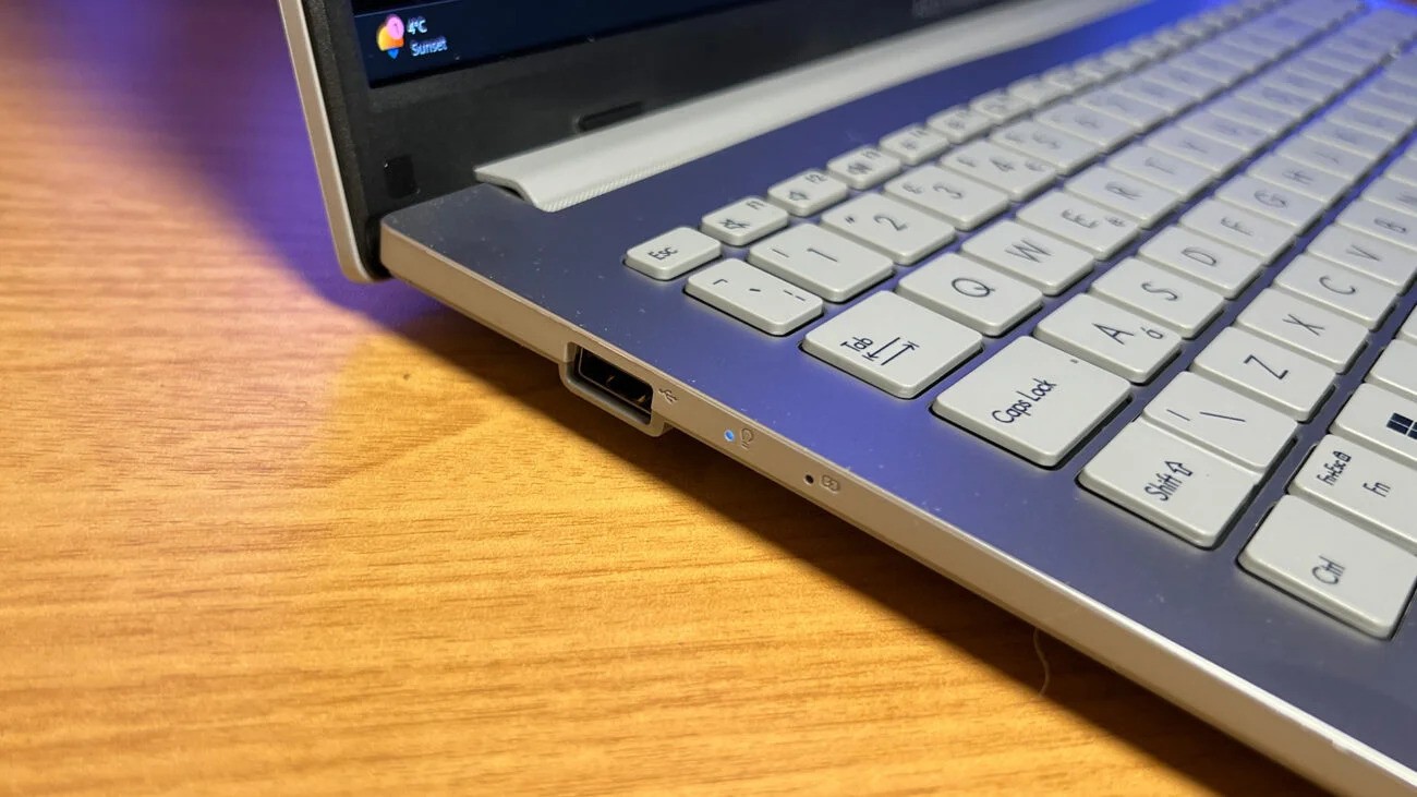 Asus Vivobook Go 15 OLED 04