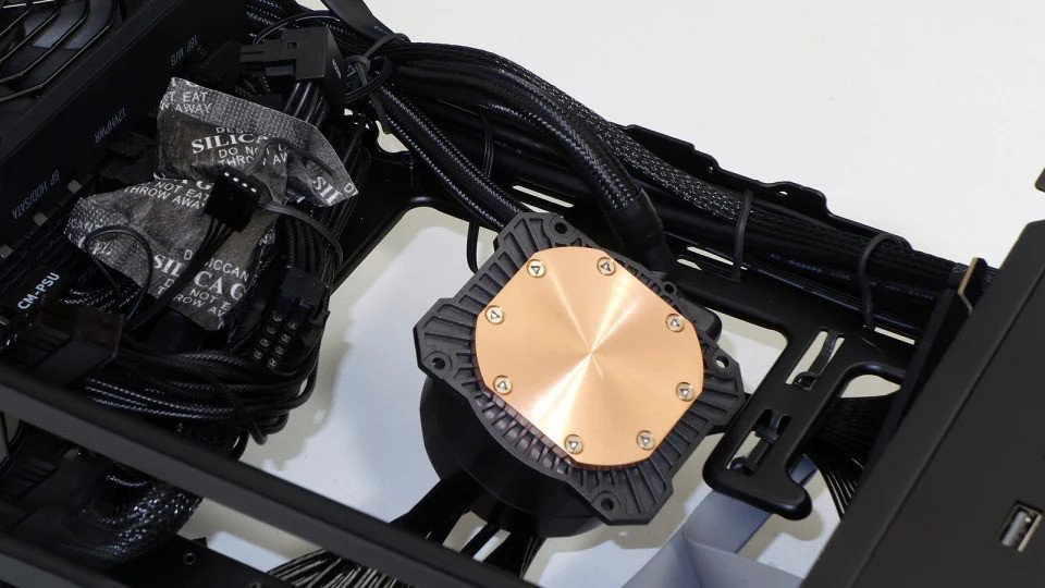 Cooler Master NCore 100 Max 09