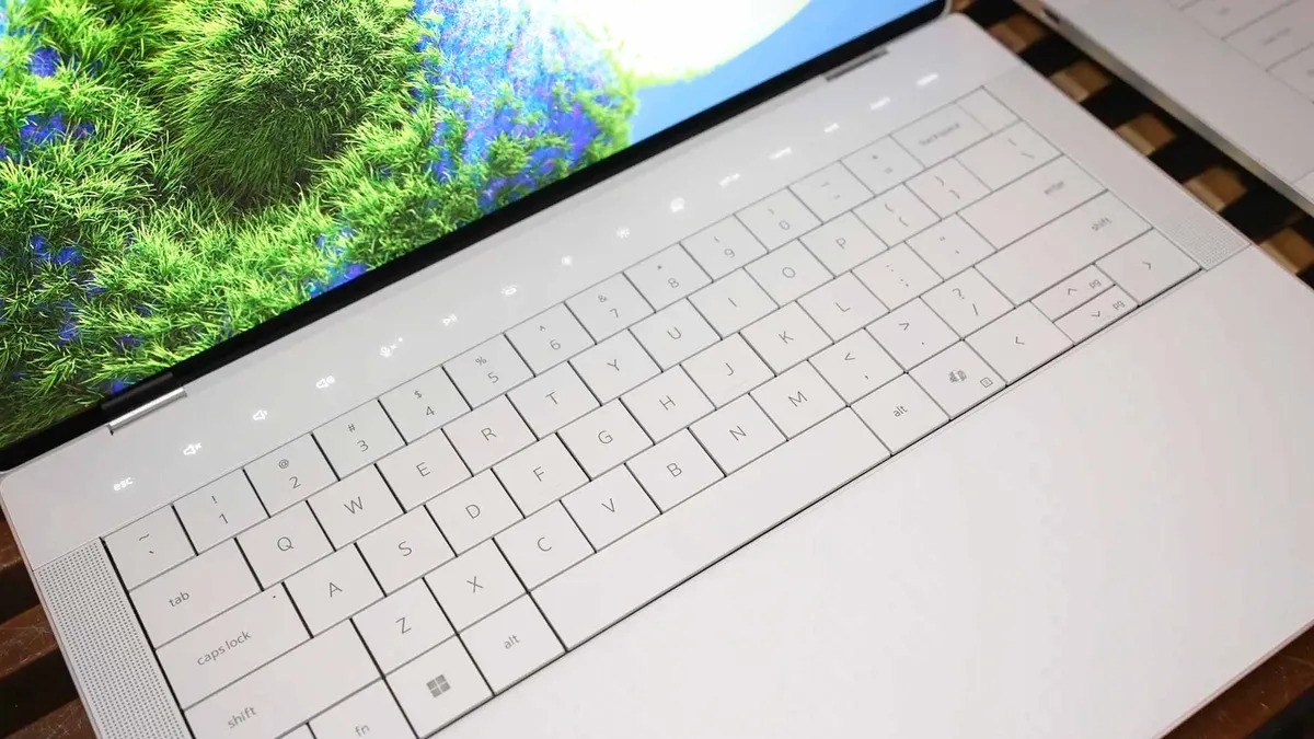 Đánh giá thực tế Dell XPS 16: Là Dell XPS 13 Plus siêu cỡ? 15 Danh gia thuc te Dell XPS 16 XPS 13 Plus sieu co 05