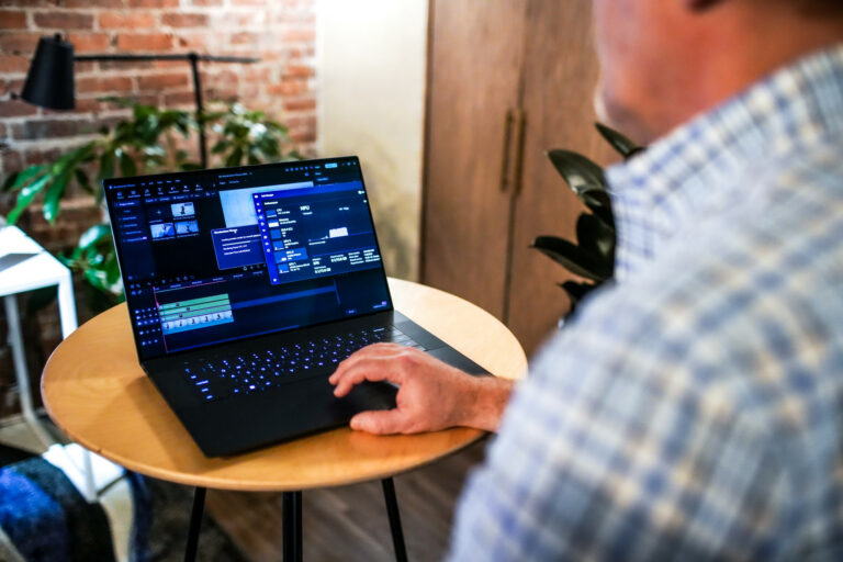 Dòng XPS mới của Dell: Thiết kế tương lai, tích hợp AI 13 Dong XPS moi cua Dell Thiet ke tuong lai tich hop AI 06