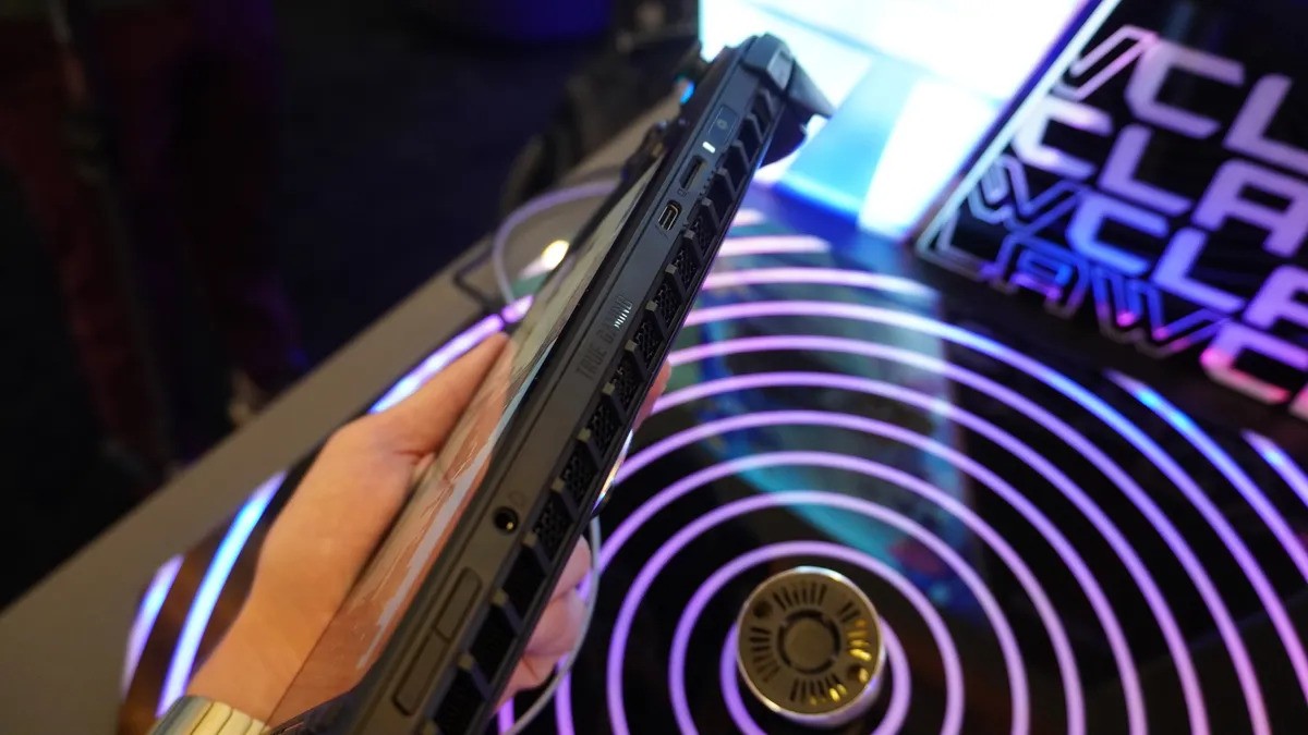 Đánh giá thực tế MSI Claw: Gặp gỡ đối thủ tiếp theo của Steam Deck 9 MSI Claw 03