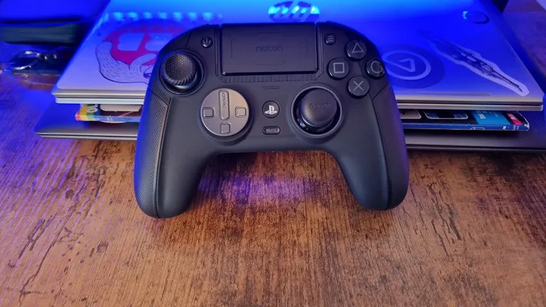 Đánh giá Nacon Revolution 5 Pro: "Người kế thừa xứng đáng cho thiết bị chơi game tay cầm tốt nhất từng được tạo ra" 2 Nacon Revolution 5 Pro 01