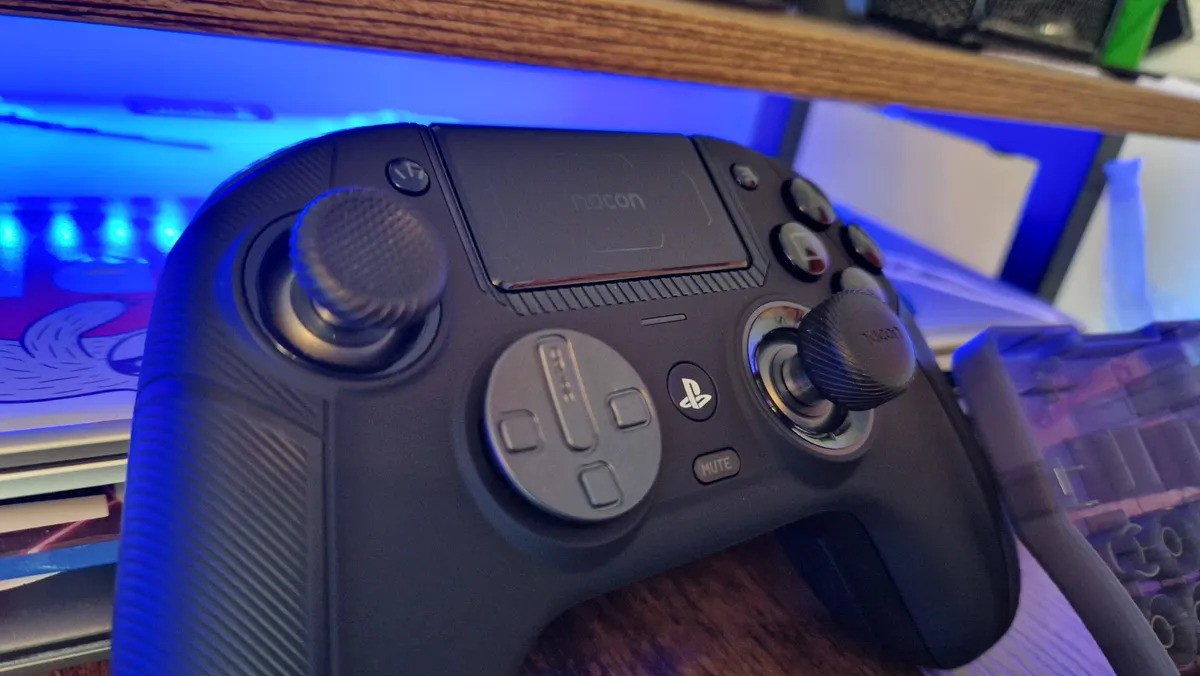 Đánh giá Nacon Revolution 5 Pro: "Người kế thừa xứng đáng cho thiết bị chơi game tay cầm tốt nhất từng được tạo ra" 4 Nacon Revolution 5 Pro 03