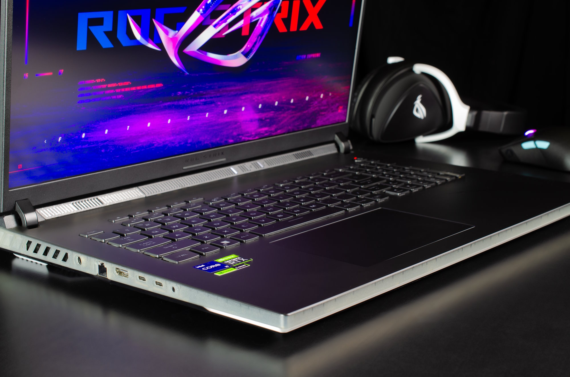 HÌNH ẢNH TUYỆT VỜI ĐÁP ỨNG HIỆU SUẤT TUYỆT VỜI TRÊN LAPTOP ROG STRIX 2024 18 ROG STRIX 2024 04