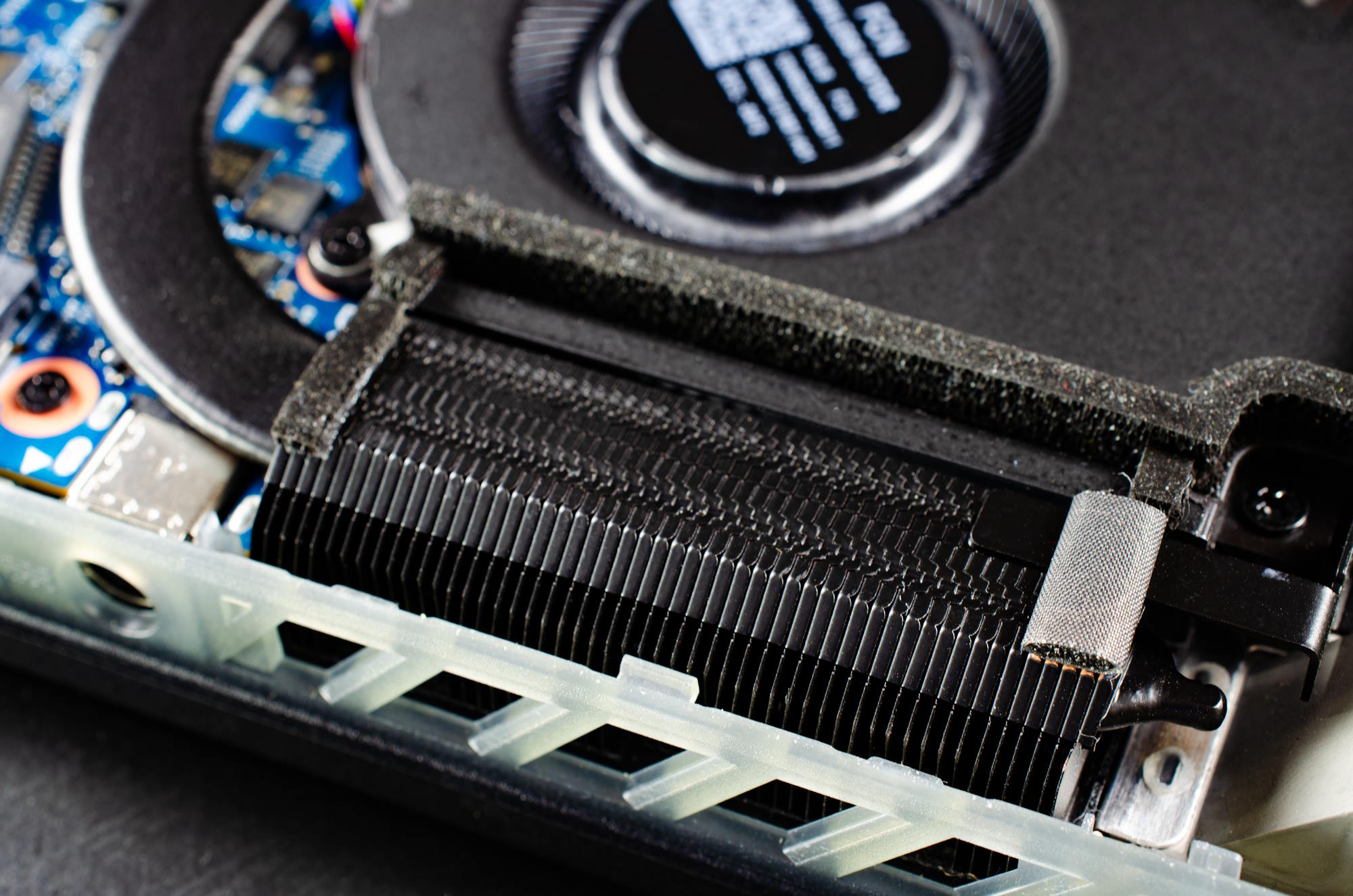 NHỮNG TIÊN TIẾN LÀM MÁT THÔNG MINH MỚI NHẤT CỦA ROG ĐƯA ROG STRIX SCAR 18 ĐẾN TẦM HIỆU SUẤT MỚI 10 ROG STRIX SCAR 18 03
