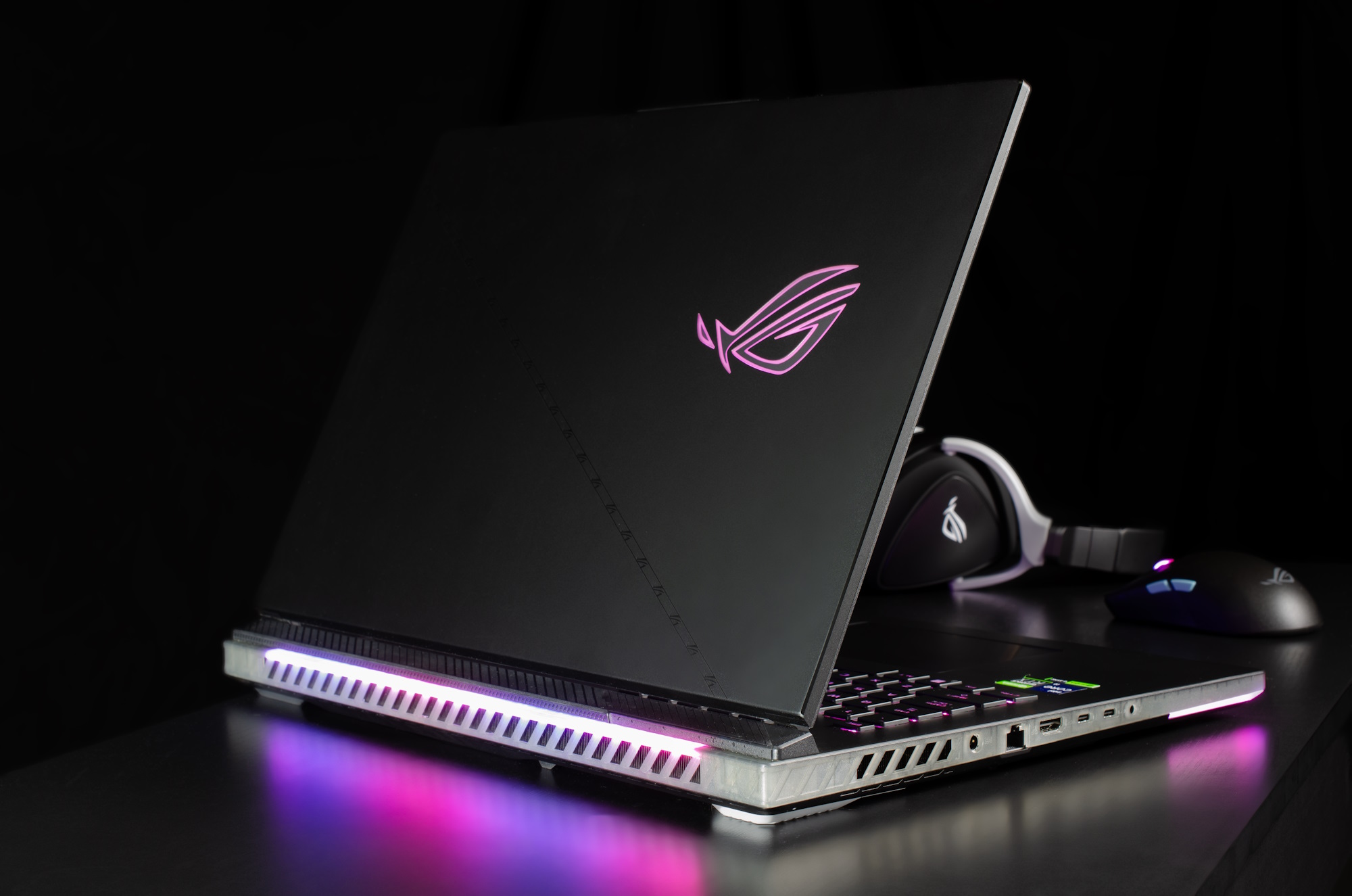 NHỮNG TIÊN TIẾN LÀM MÁT THÔNG MINH MỚI NHẤT CỦA ROG ĐƯA ROG STRIX SCAR 18 ĐẾN TẦM HIỆU SUẤT MỚI 13 ROG STRIX SCAR 18 06