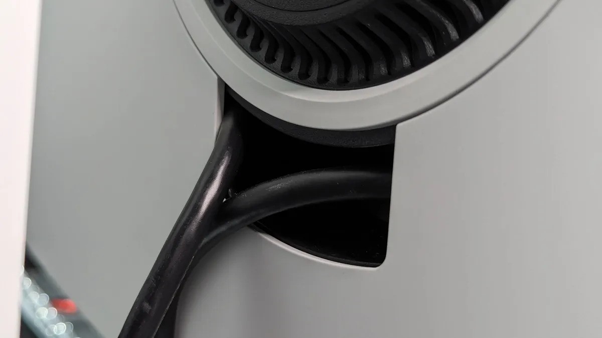 Đánh giá màn hình chơi game Alienware 32 inch 4K QD-OLED (AW3225QF): Cần mày mò nhưng xuất sắc 10 Alienware 32 inch 4K QD OLED AW3225QF 02