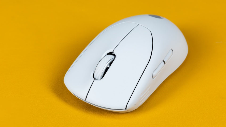 Alienware Pro Wireless Gaming Mouse 02