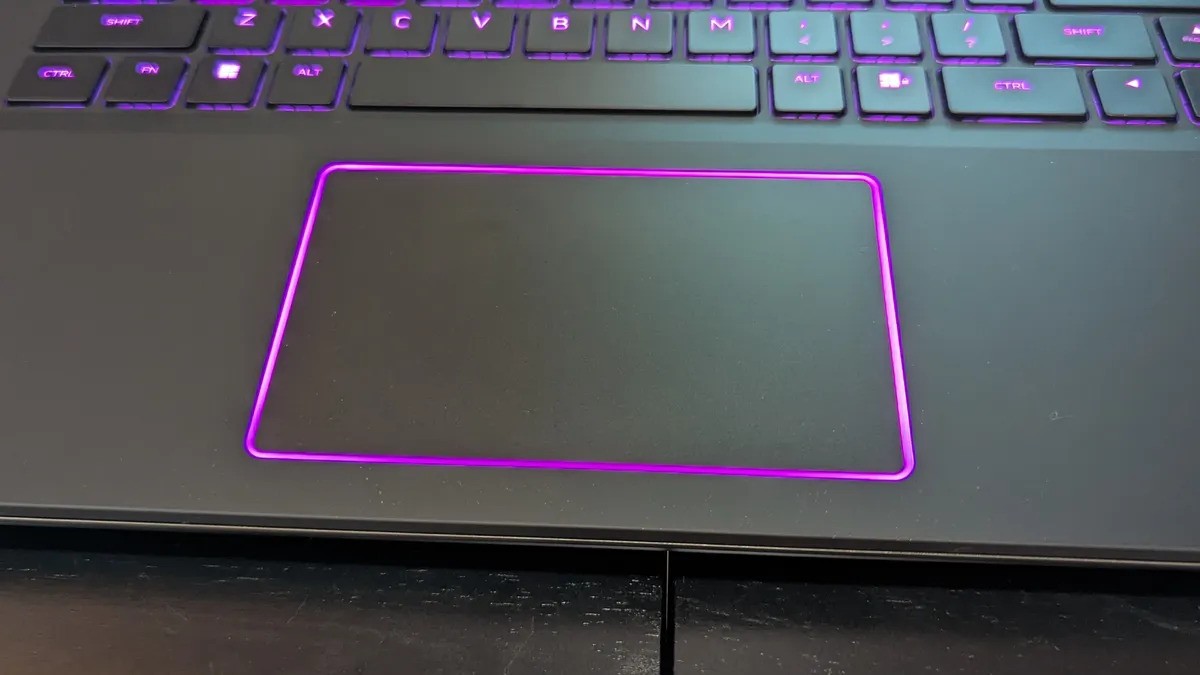 Alienware m16 R2 08