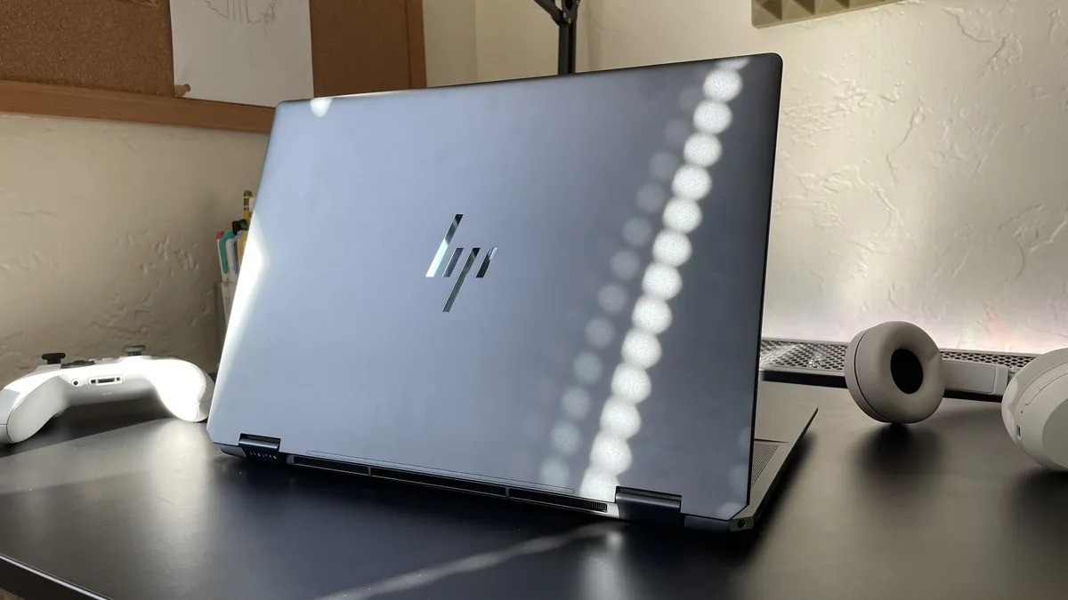 HP Spectre x360 16 2024 02