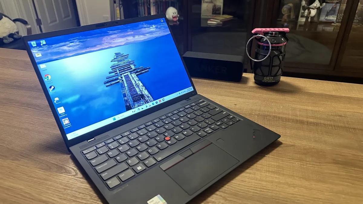 Lenovo ThinkPad X1 Carbon vs X1 Nano 02