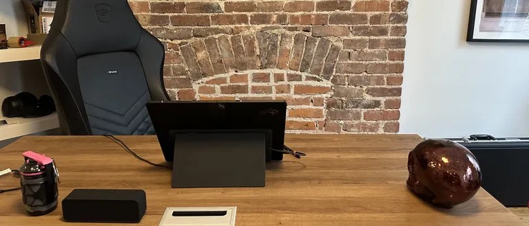 Đánh giá Lenovo ThinkPad X1 Fold 16 Gen 1: Một chiếc máy có thể gập lại chiến thắng, nhưng với giá bao nhiêu? 13 Lenovo ThinkPad X1 Fold 16 Gen 1 01