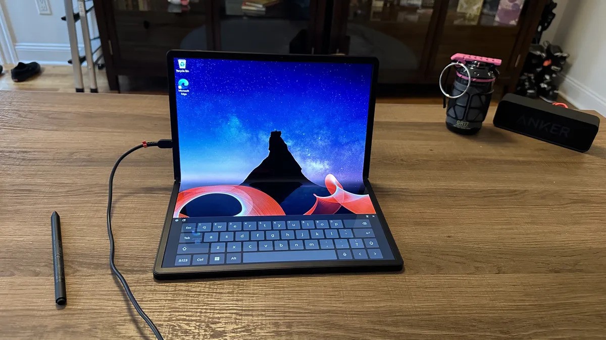 Đánh giá Lenovo ThinkPad X1 Fold 16 Gen 1: Một chiếc máy có thể gập lại chiến thắng, nhưng với giá bao nhiêu? 14 Lenovo ThinkPad X1 Fold 16 Gen 1 02