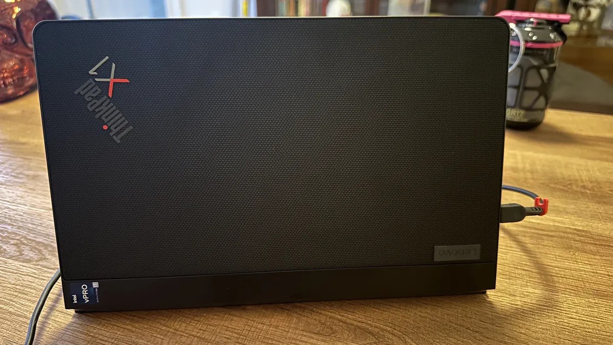 Đánh giá Lenovo ThinkPad X1 Fold 16 Gen 1: Một chiếc máy có thể gập lại chiến thắng, nhưng với giá bao nhiêu? 22 Lenovo ThinkPad X1 Fold 16 Gen 1 11